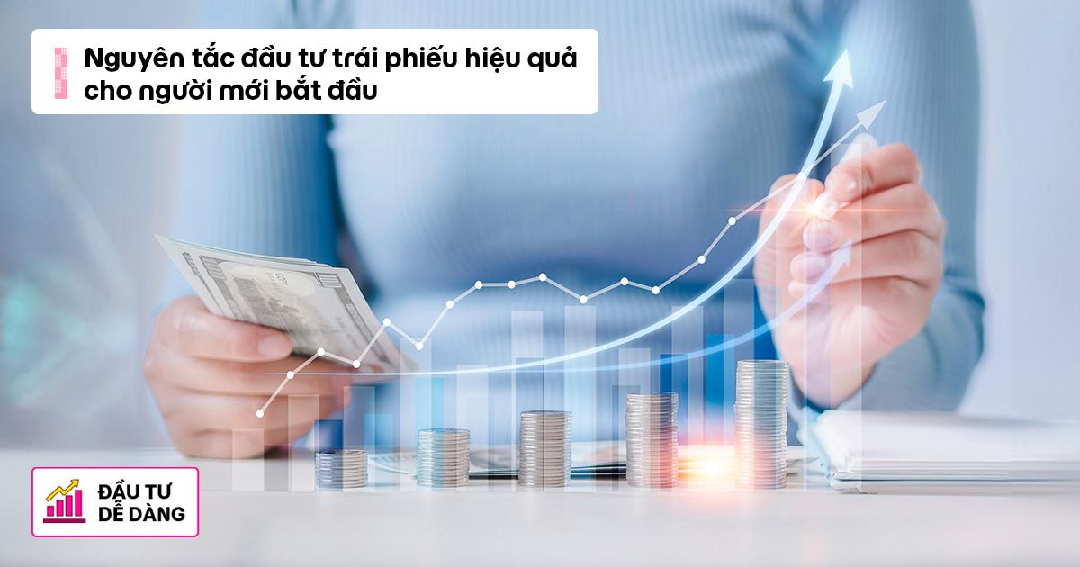 Đầu tư trái phiếu là gì? Minh họa hình ảnh người đang xem xét các loại trái phiếu.